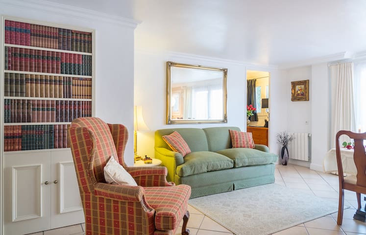 Stunning 2 bed basement apartment