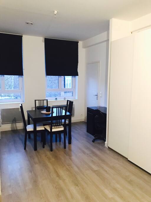 Salle à manger avec 4 chaises