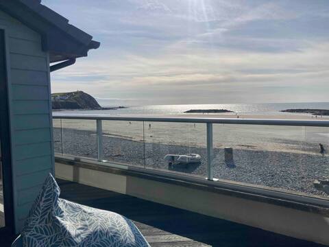 Borth Beautiful Beachside property,  4 bedrooms.