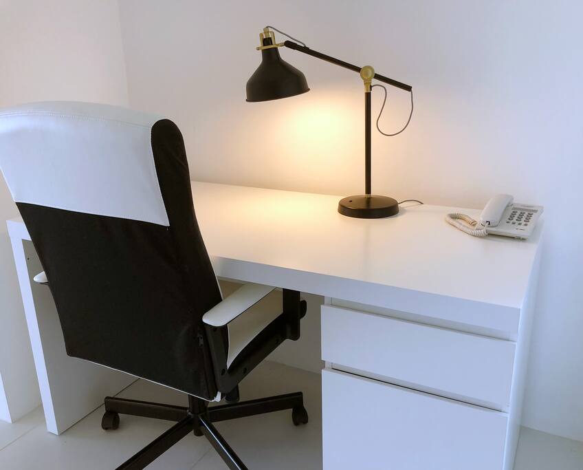 Work desk station