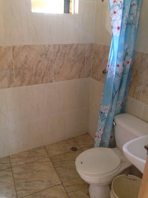 Baño interior agua permanente !!