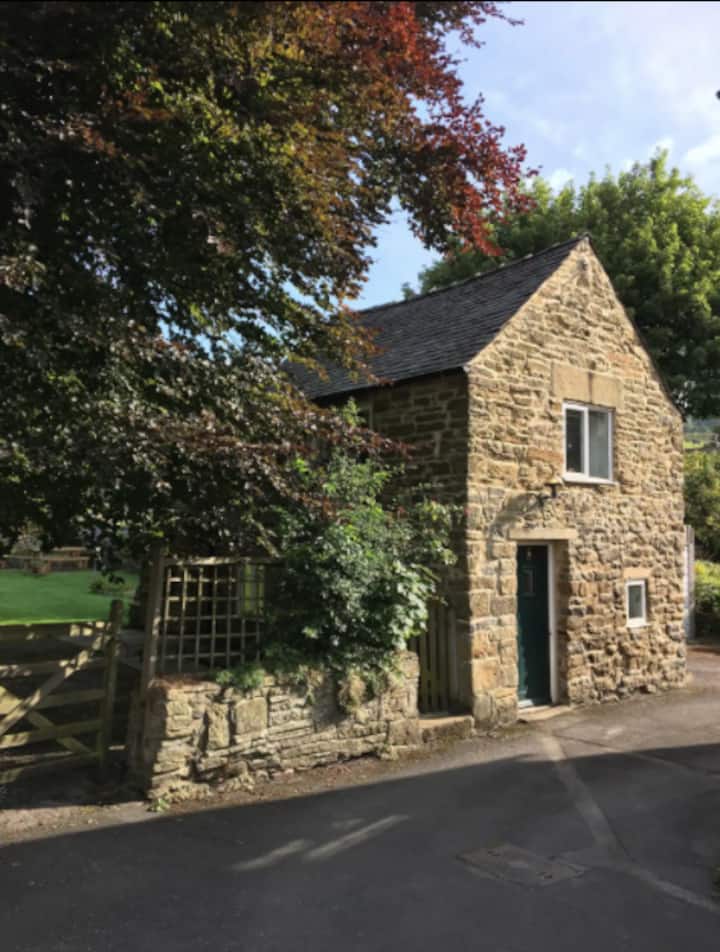 Cosy Peak District cottage in historic Eyam Cottages for Rent in Hope