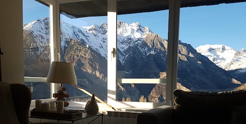 Anuncio de Airbnb popular: Apartment 65m.Extraordinary views. WIFI en Benasque/Benás
