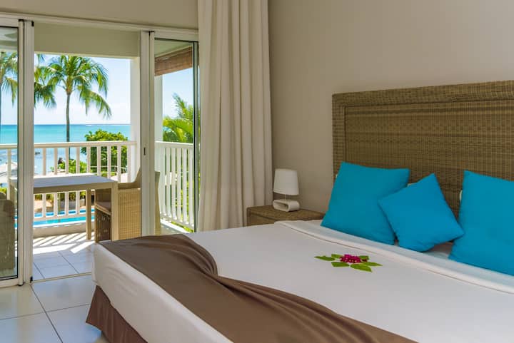 Our modern sea view rooms overlooks the beautiful Indian Ocean