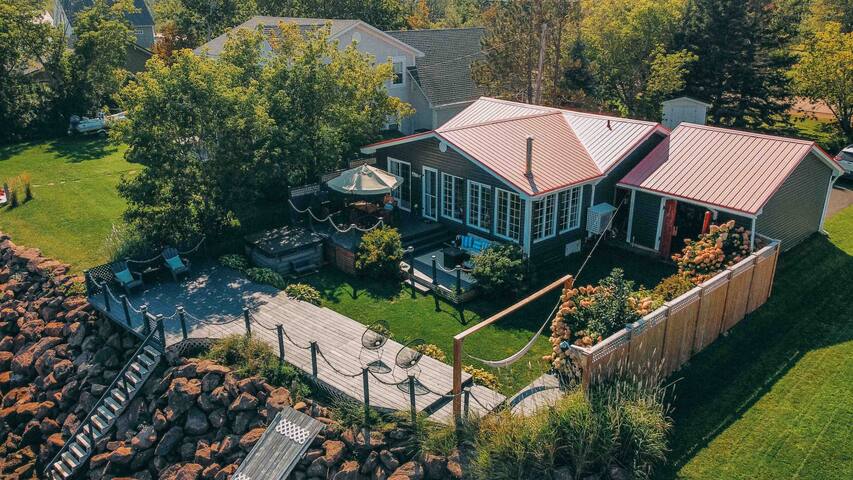 4 seasons waterfront cottage w hot tub & woodstove gallery image 5