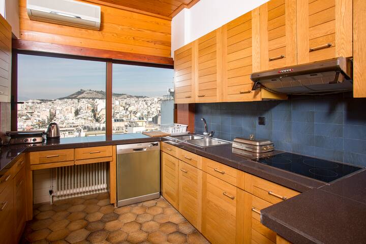 Exclusive Spacious Apt. Expansive City Views. ST8 gallery image 5