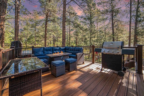 Large Home w/Hot Tub, Fire Pit, Pool Table