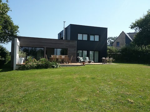 Architect-designed house near the sea