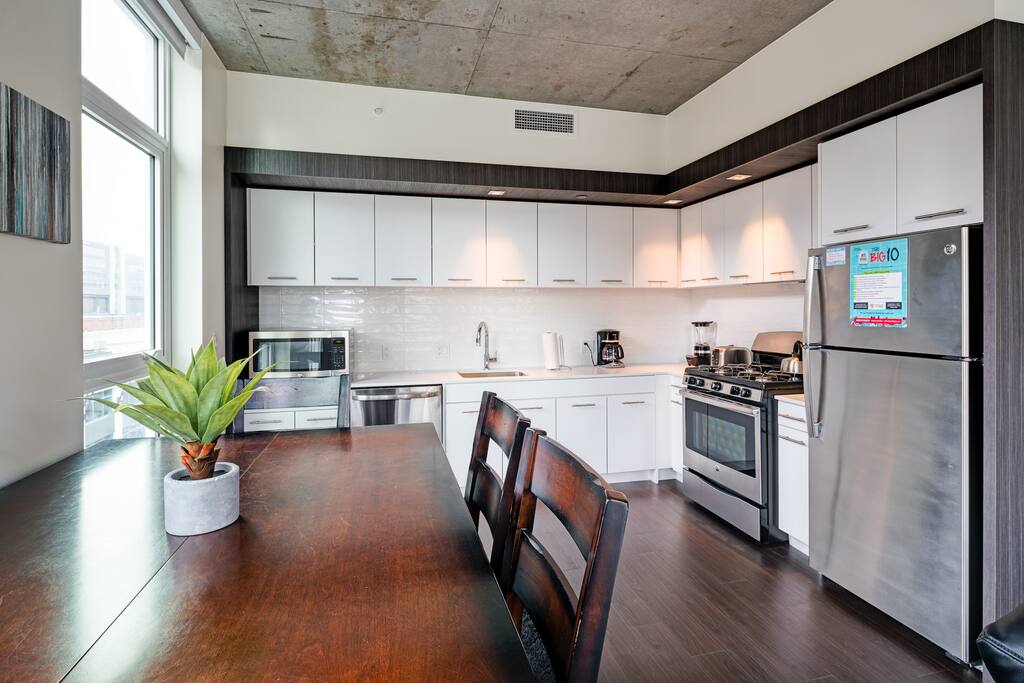 Kitchen at Block 17 by Stay Alfred