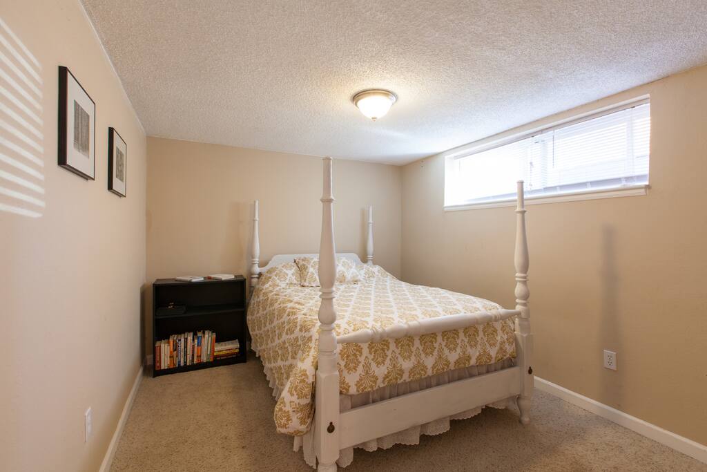 Bedroom #1 - Full Bed
