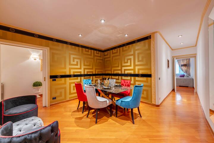 SPANISH STEPS VERSACE STYLE APARTMENT WITH JACUZZI gallery image 5