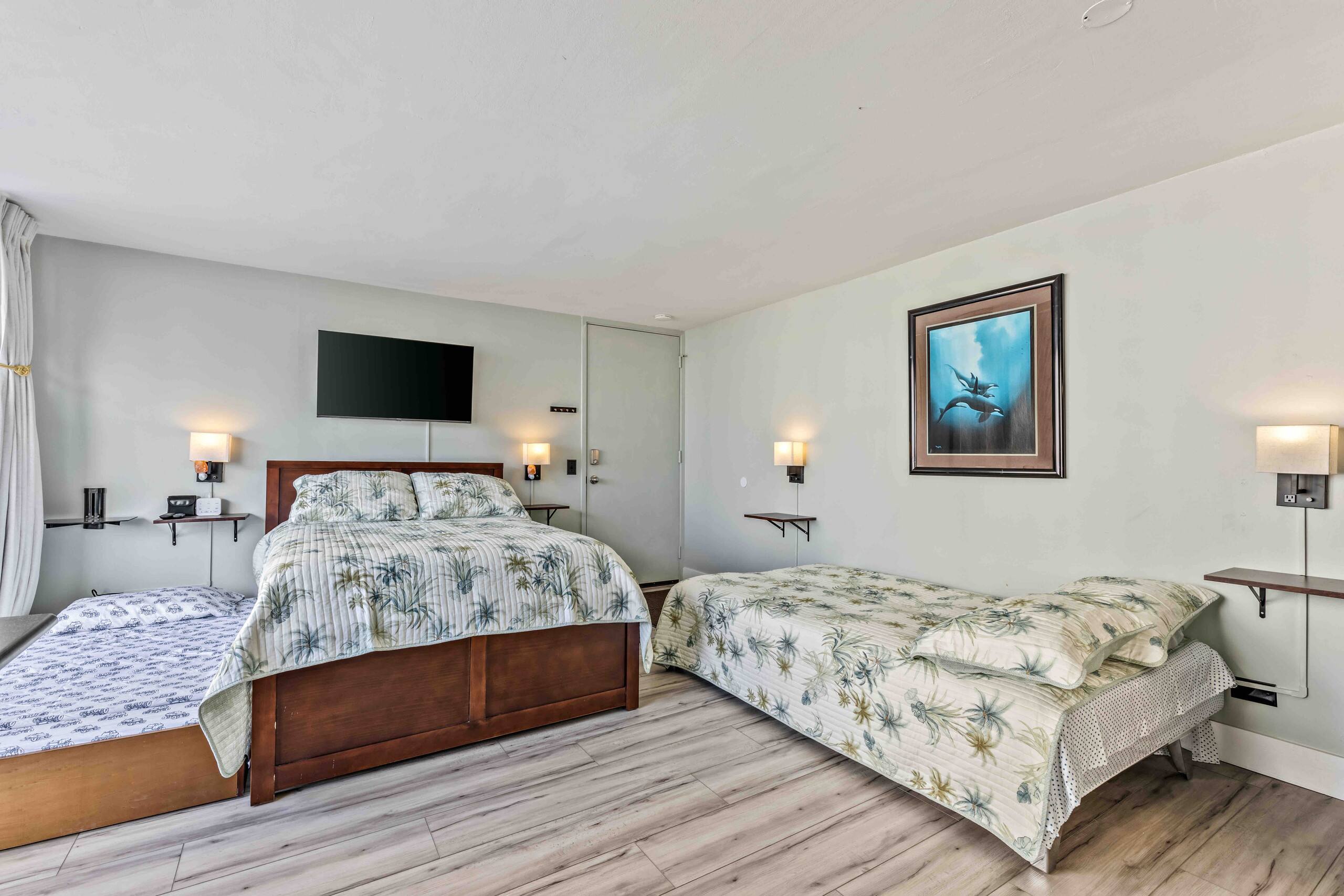 Condo in Honolulu · ★4.83 · Studio · 2 beds · 1 bath - Image 24