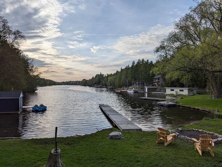 Cozy lake front cottage! Cottages for Rent in Kawartha Lakes, Ontario, Canada Airbnb