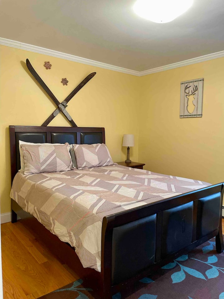 First level queen room