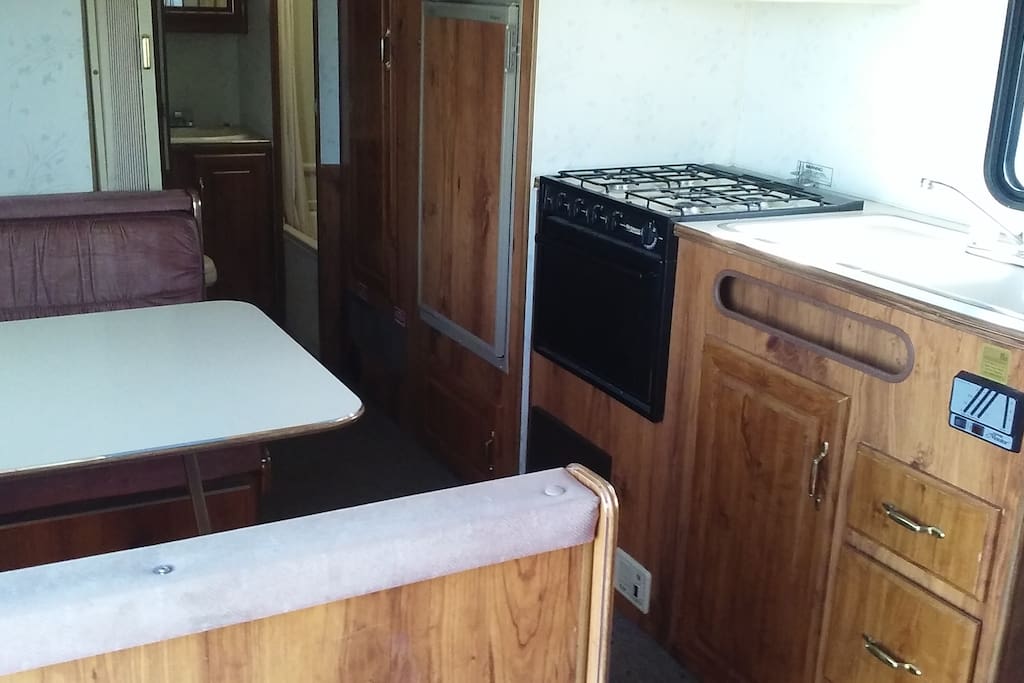 Kitchen Area with Jack-knife bed