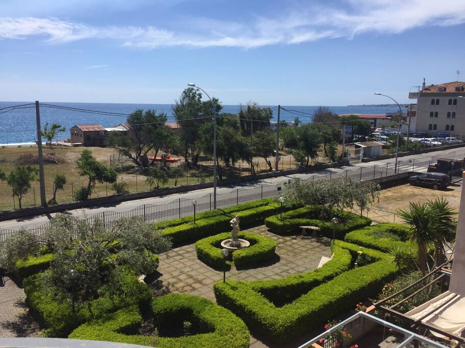 Villetta antistante condominiale