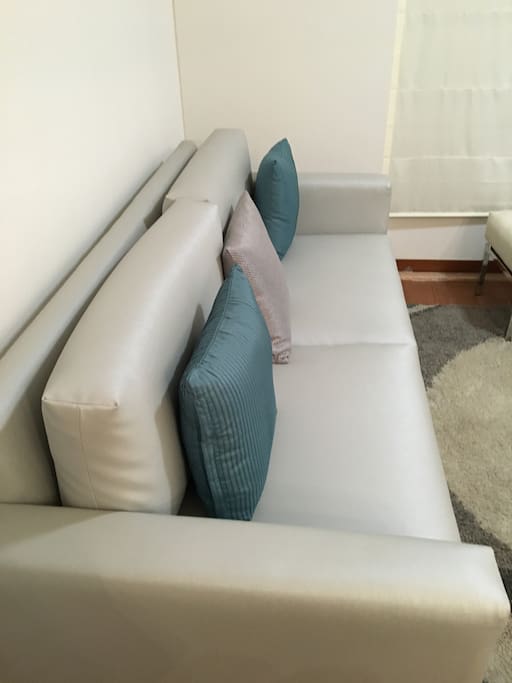 Sala con sofá