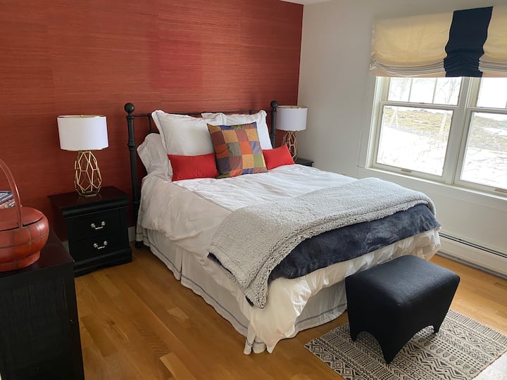 Third oceanfront bedroom with Queen bed