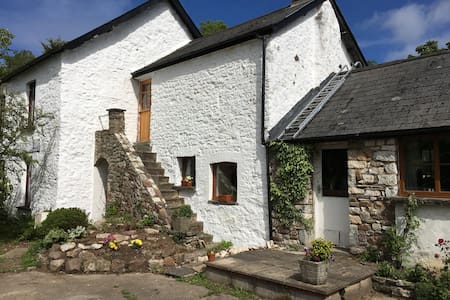 The Old Byre, Rhydlafar Farm