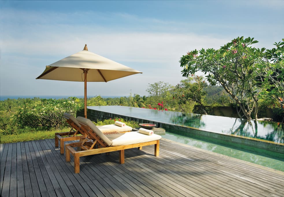 Lounge Deck