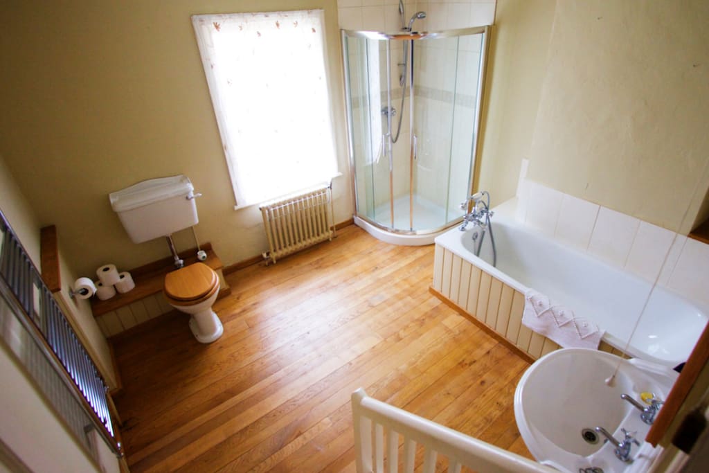 Cottage Bathroom