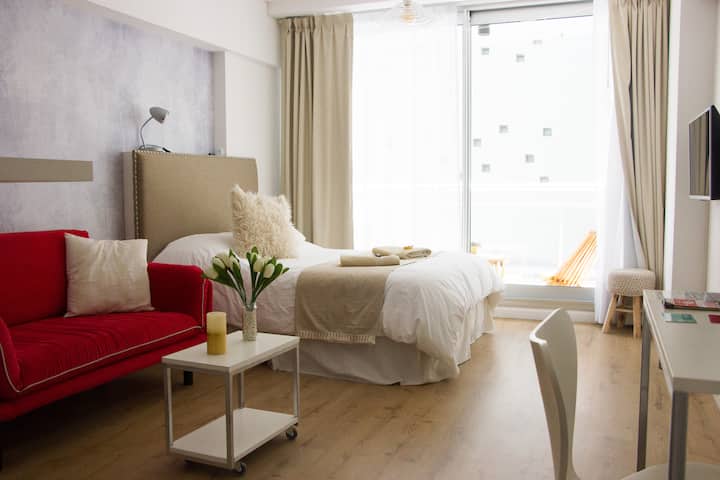 Apartamento de 1 quarto novo com varanda em Palermo