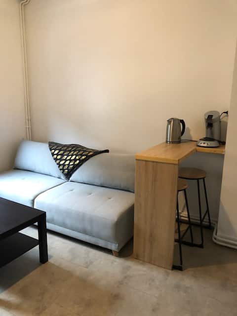 Top Airbnb: Beautiful cozy 2 bedroom to feel right at home :) à Fives