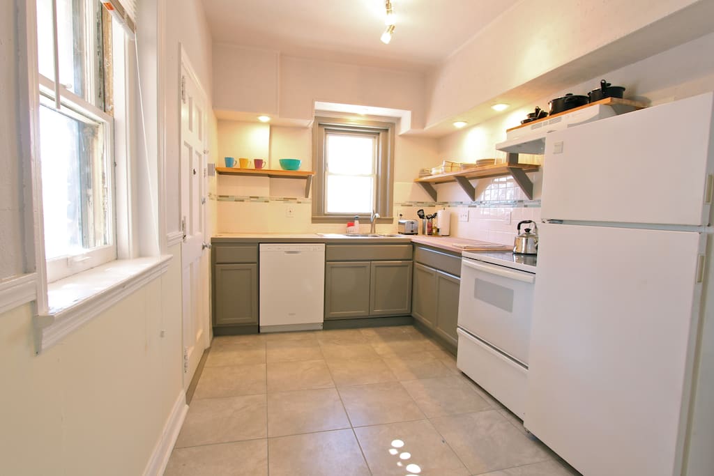 Brand new kitchen has everything you will need