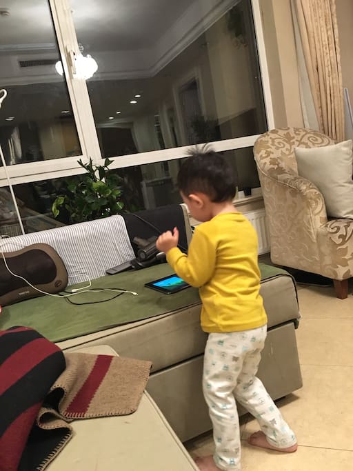 就是这张沙发床哦,还是双人滴