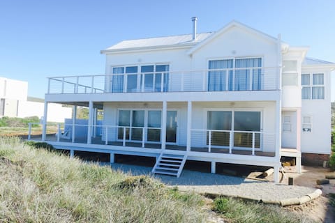 Thyme & Tide Beach Villa - barefoot luxe!