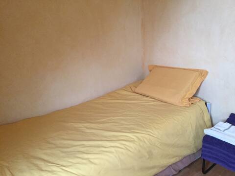 room for 1, 2 or 3 people