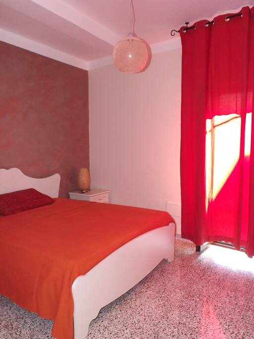 Camera con letto matrimoniale