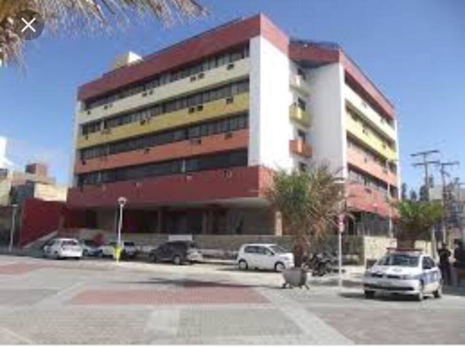 Prédio frente a praia. Portaria e segurana 24 horas.