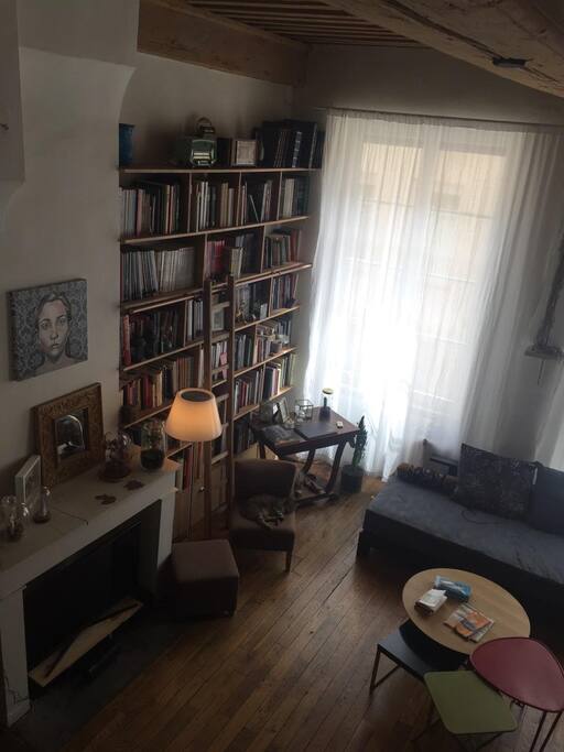 Salon, vu de la mezzanine (ou chambre 3)