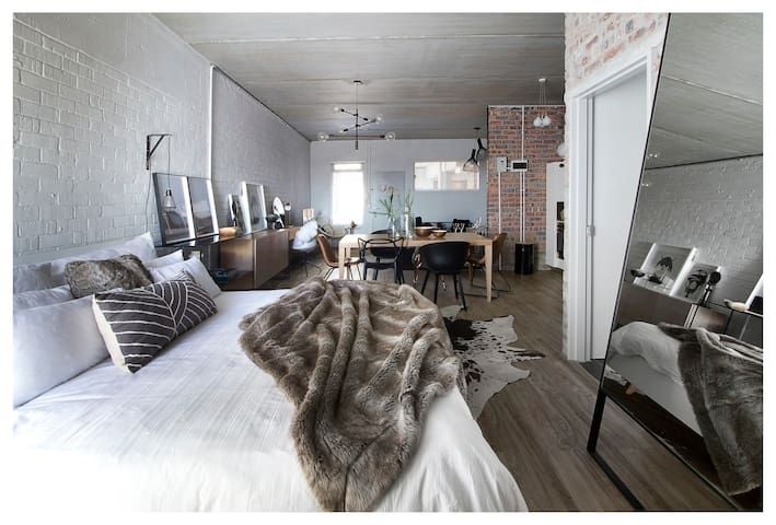 SWIFT STUDIOS SELF-CATERING managed Airbnb listing 3