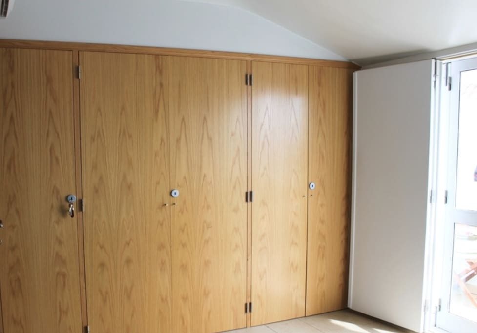 Wardrobe - Double Room / Garde-Robe - Chambre Double / Roupeiro - Quarto Duplo