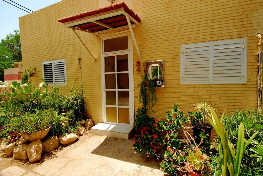 Main House, entrance