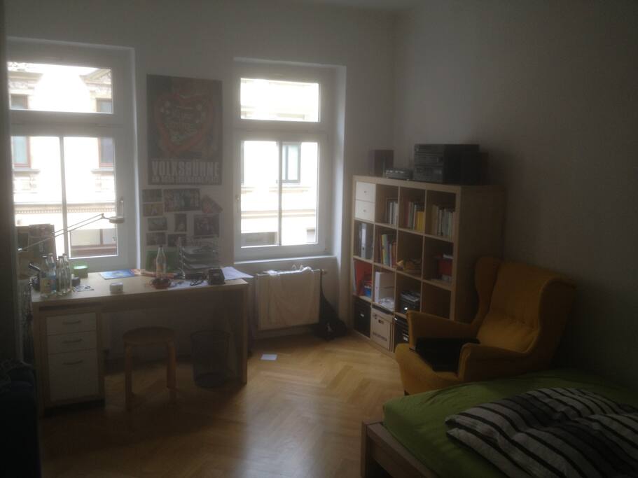 Schlafzimmer 1