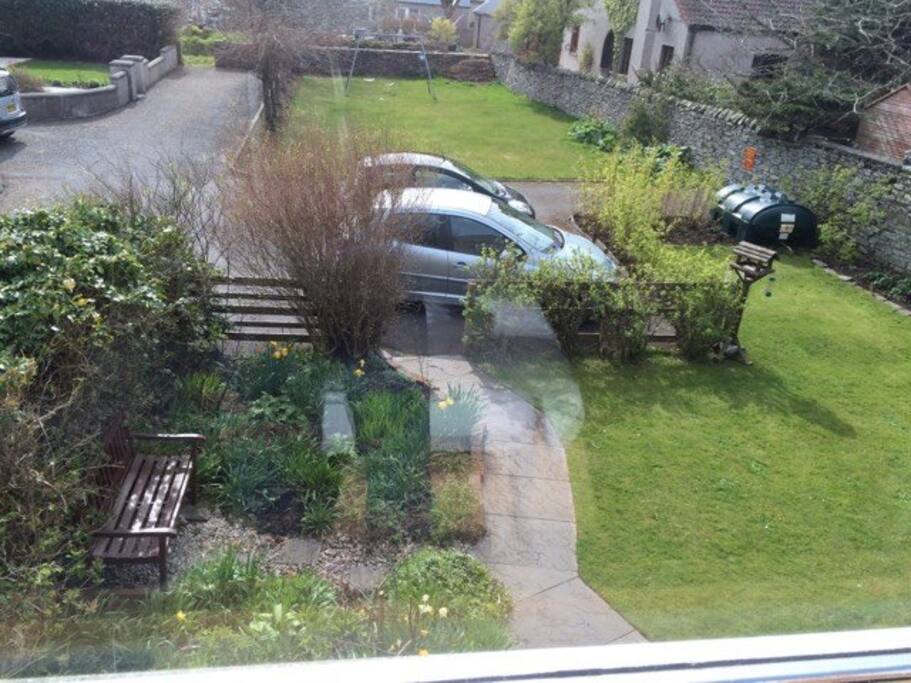 Parking area to rear of house