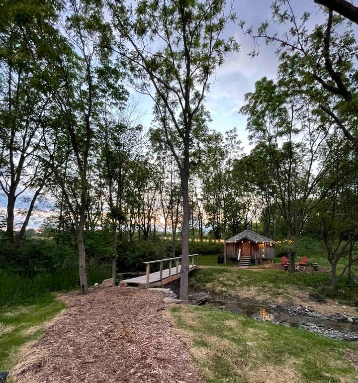 The Yurt Finger Lakes Cider House! Tiny houses for Rent in