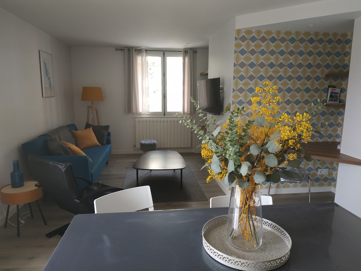 Top performing Airbnb: 2-bedroom apartment 100 m from the lake, Impérial and Albigny in Annecy