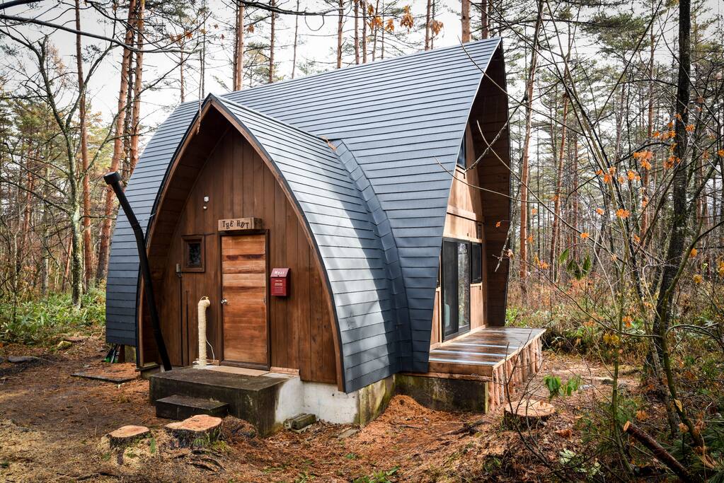 THE HUT