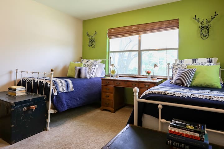 2. spavaća soba uključuje 2 odvojena kreveta