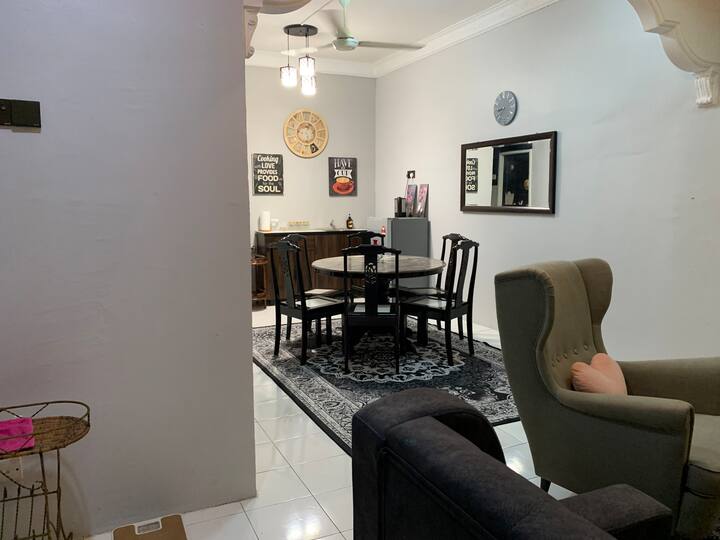 Musulmán. Alojamiento familiar en Lufeeya. Siéntete como en casa