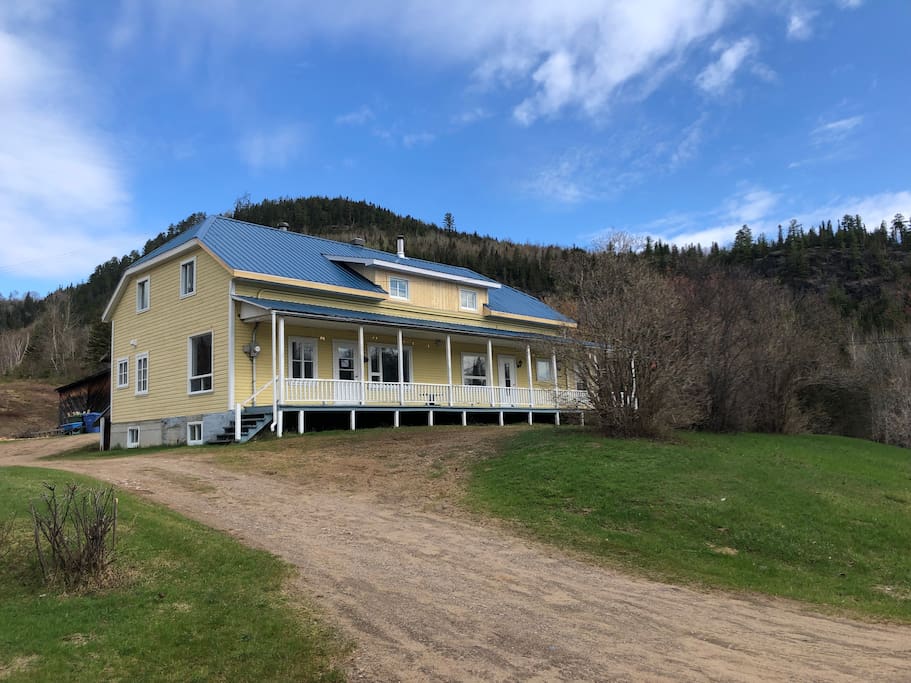 Maison ancestrale l'Abris Maisons à louer à L'AnseSaintJean, Québec