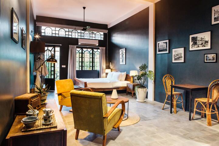 Khmer 652 -- Urban Studio in Kandal Village