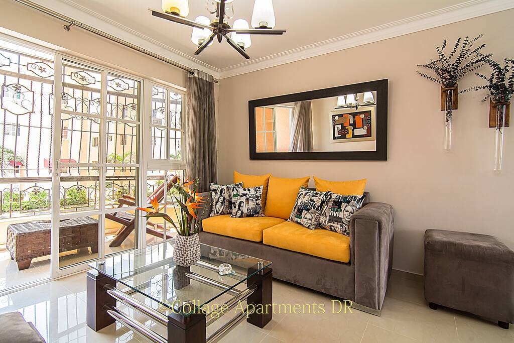 Living Room / Sala de estar