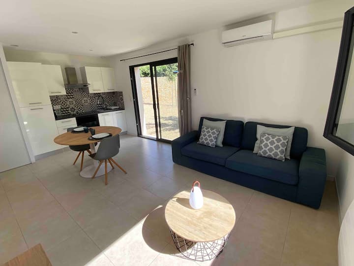 Charmant Appartement Au Cœur De La Garrigue - Nîmes
