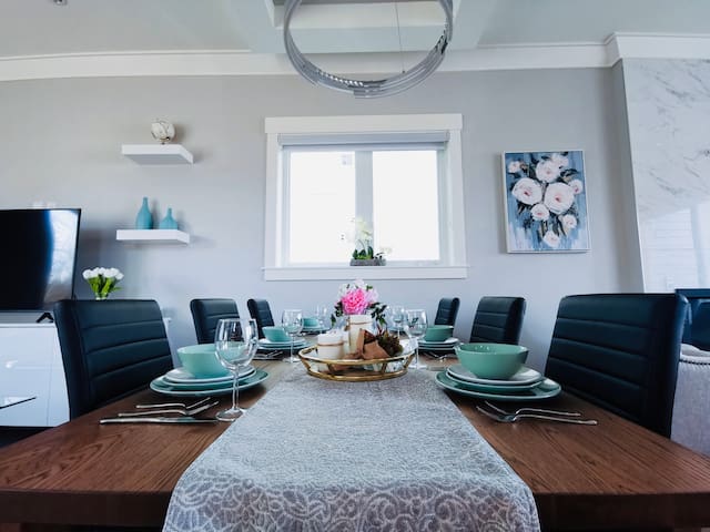 Luxury brand-new 4 bedrooms with 3 full bathrooms gallery image 2