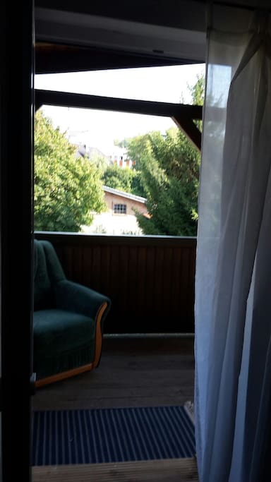 Blick zum Balkon